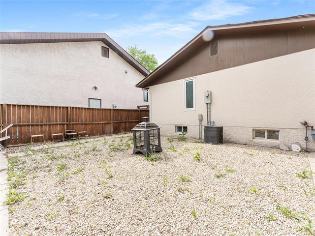 78 Metz St, Winnipeg, MB