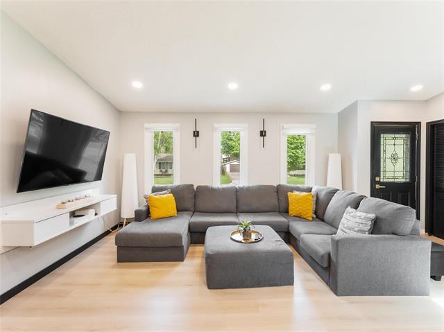 78 Metz St, Winnipeg, MB