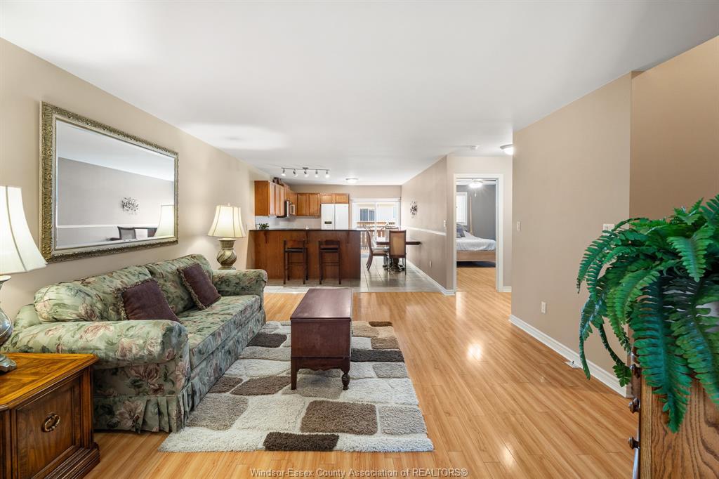 11827 Boulder Crescent, Windsor, ON