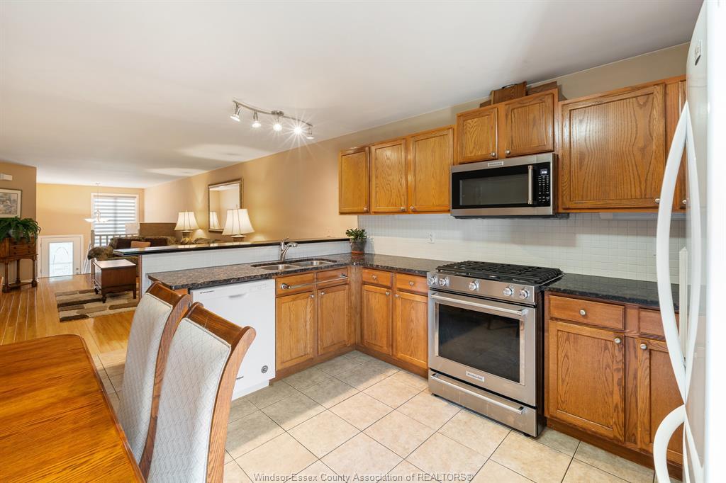 11827 Boulder Crescent, Windsor, ON