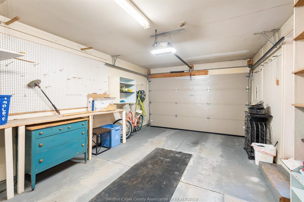 11827 Boulder Crescent, Windsor, ON