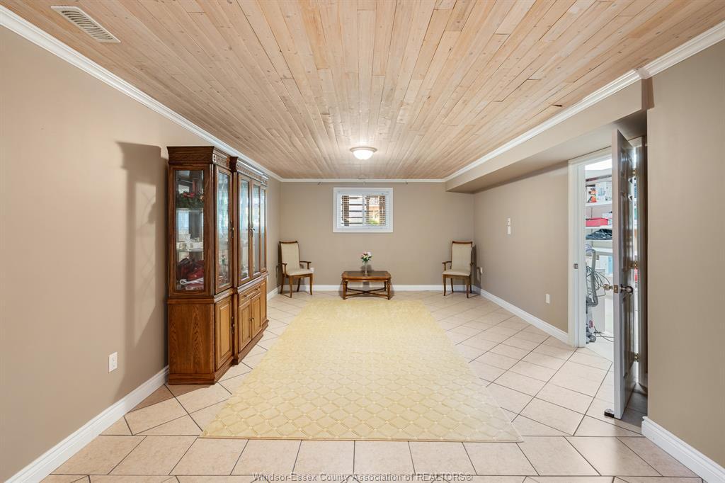 11827 Boulder Crescent, Windsor, ON