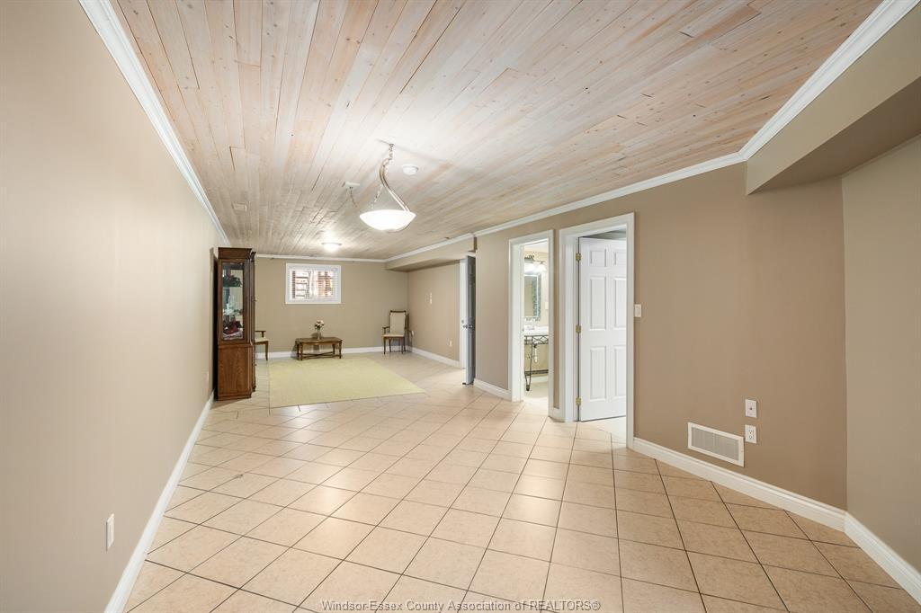 11827 Boulder Crescent, Windsor, ON