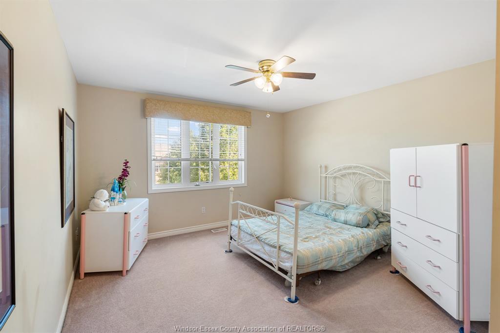 11827 Boulder Crescent, Windsor, ON