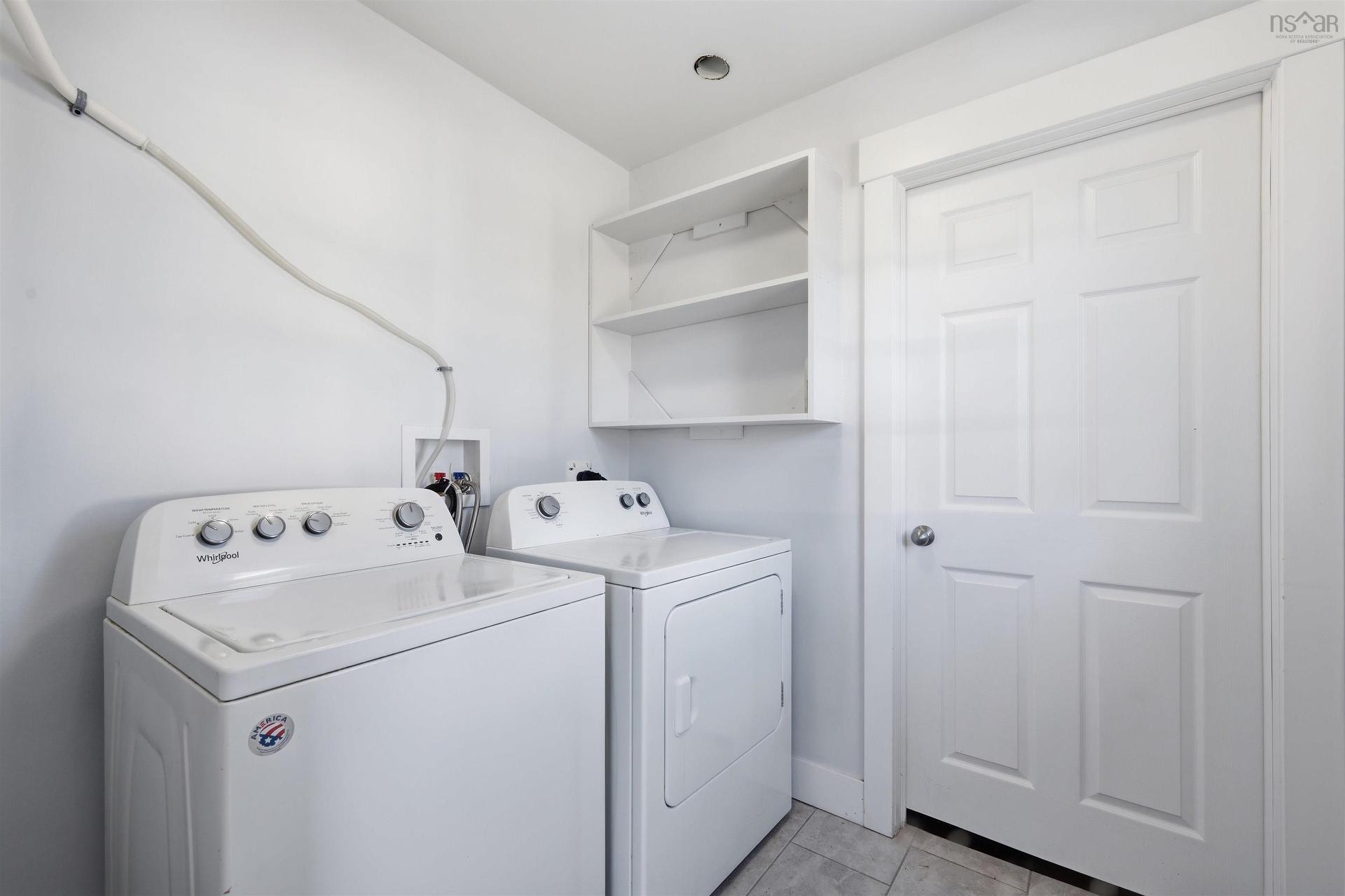 281 Heselton Drive, Ostrea Lake, NS - Indoor Photo Showing Laundry Room