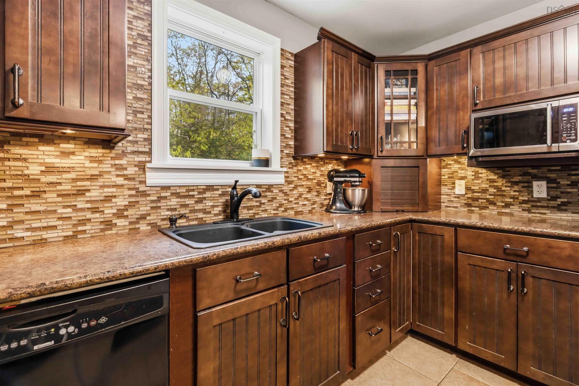100 Clayton Drive, Hubbards, NS