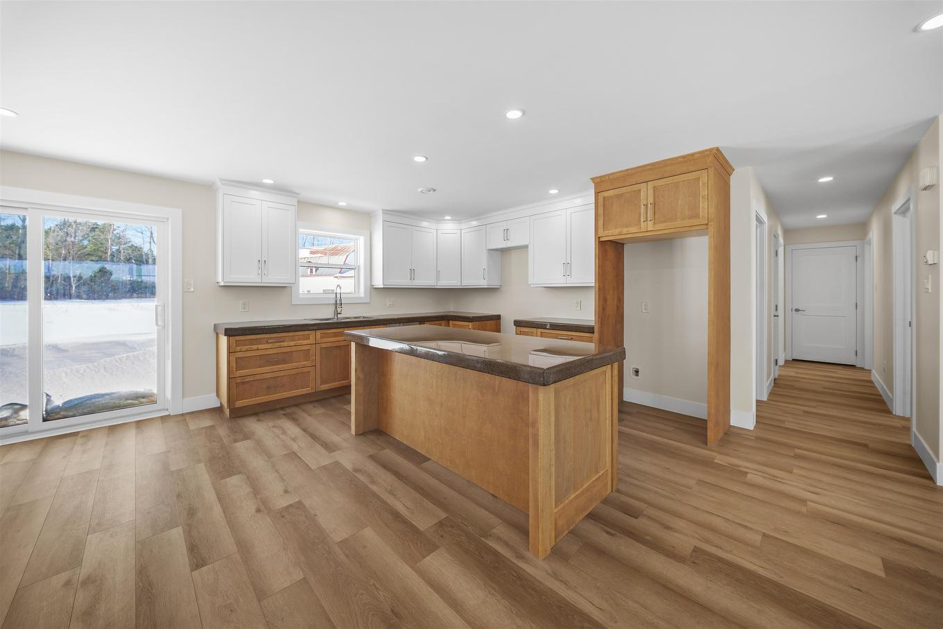 40883 Western Road Rte. 2, Alma, PE