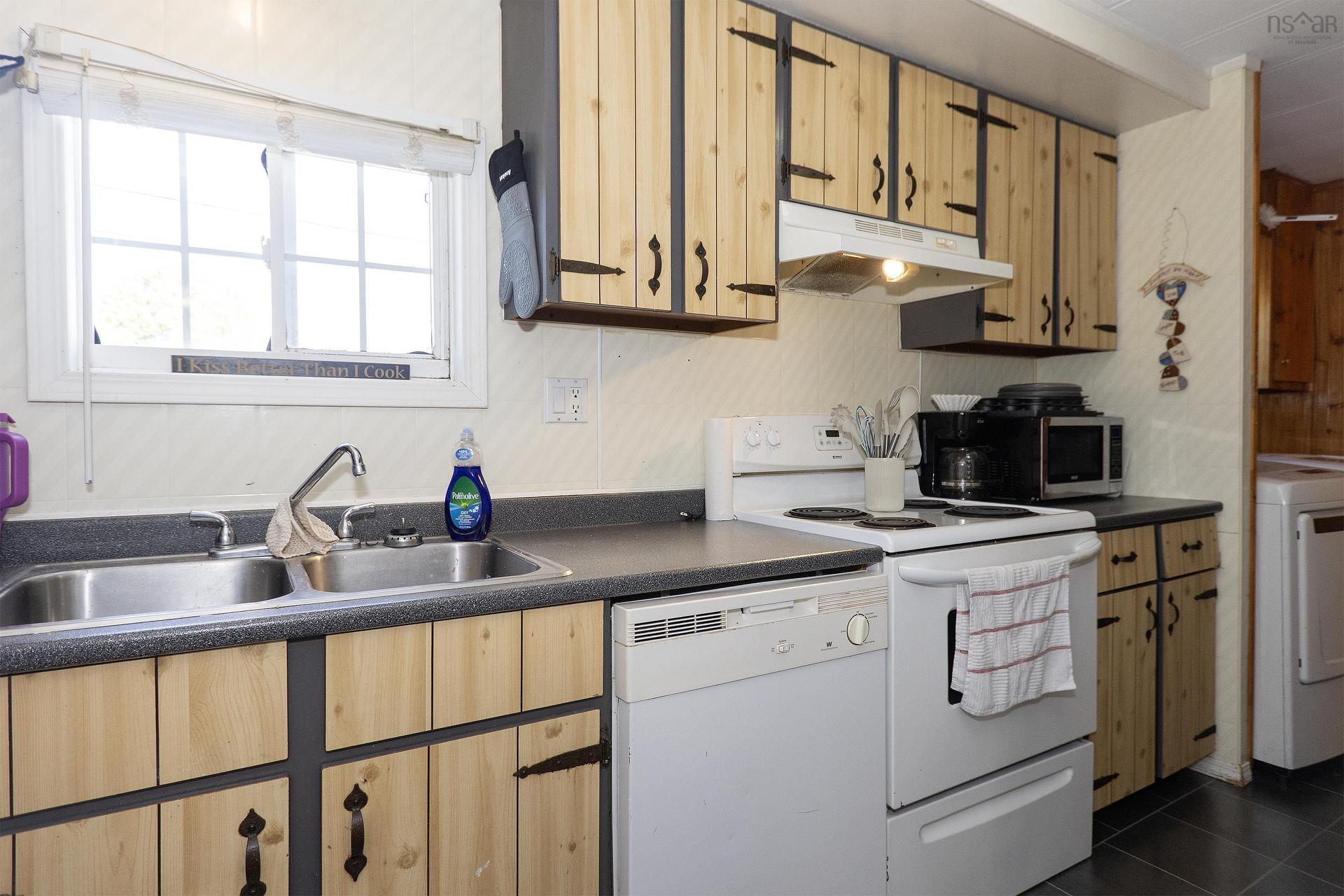 16 Lorne Crescent, Amherst, NS
