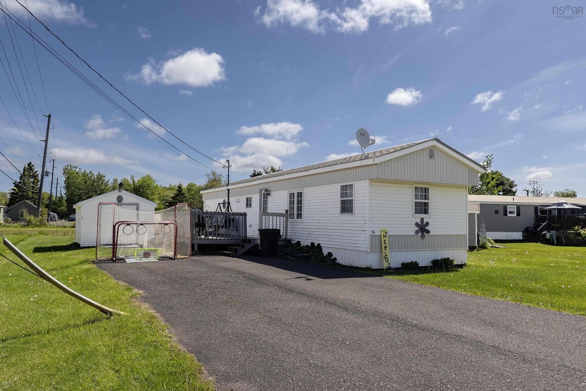 16 Lorne Crescent, Amherst, NS