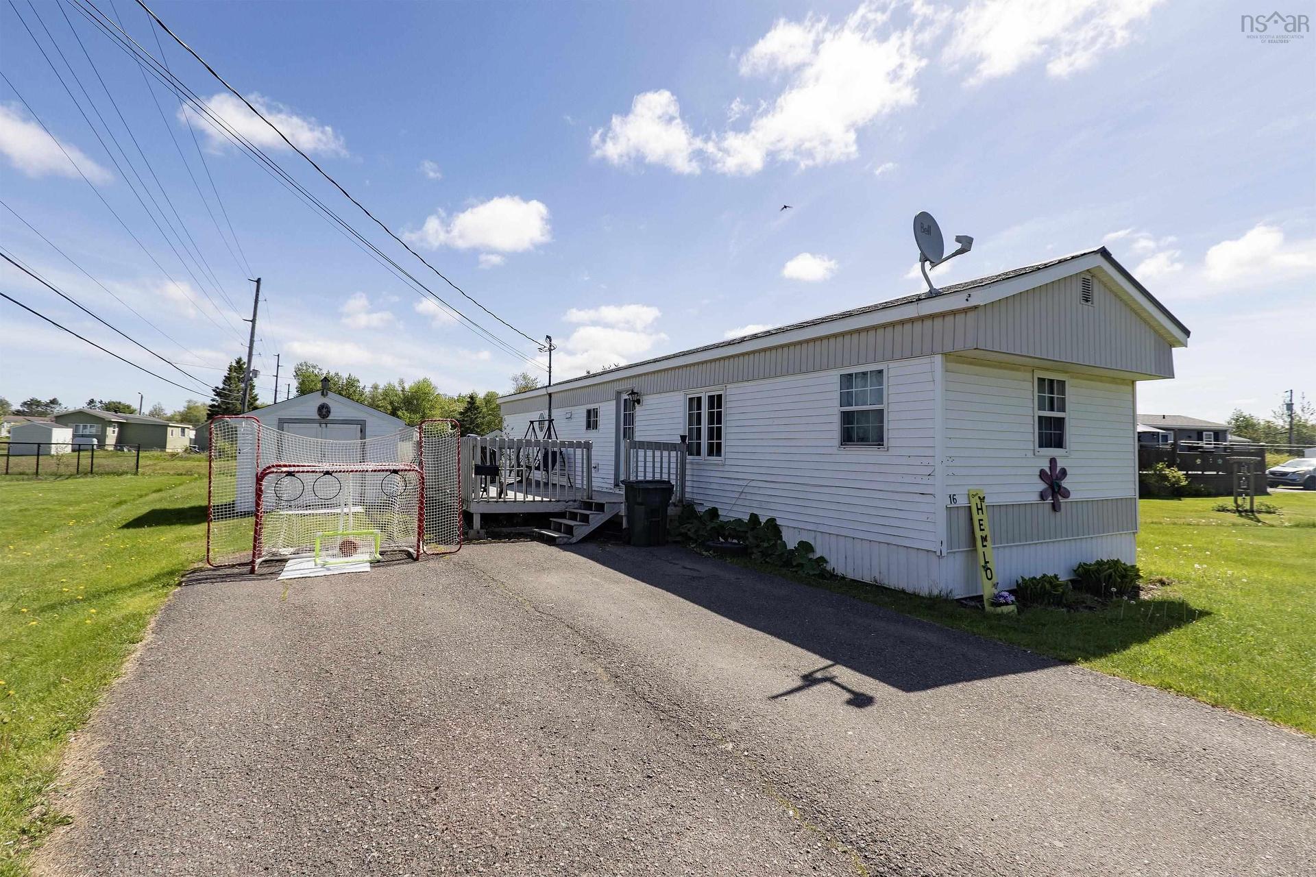 16 Lorne Crescent, Amherst, NS