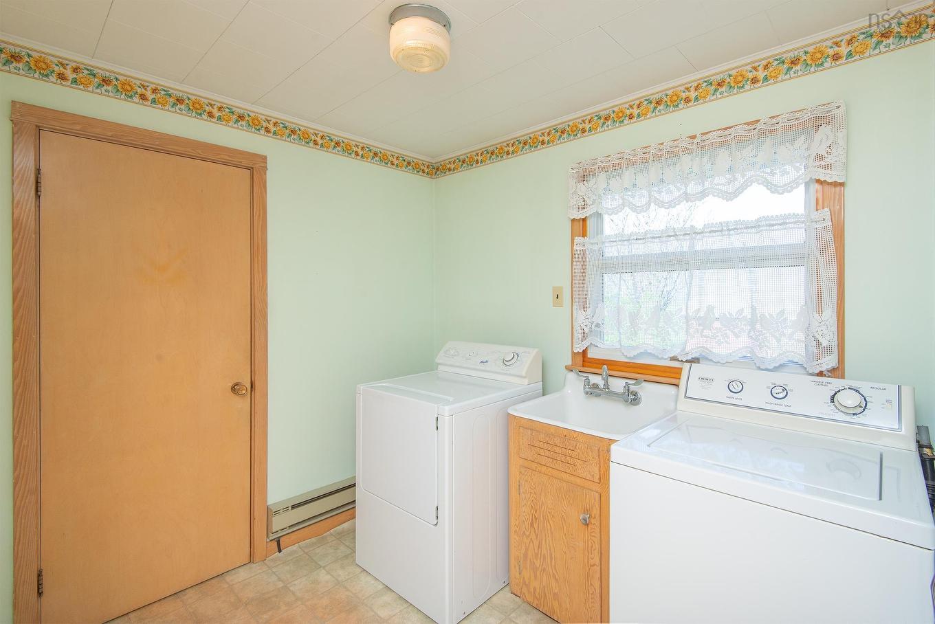 9735 Highway 1, Lower Saulnierville, NS