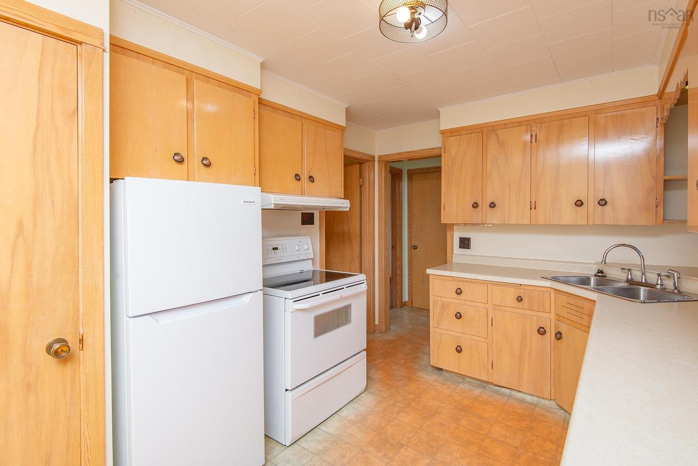 9735 Highway 1, Lower Saulnierville, NS