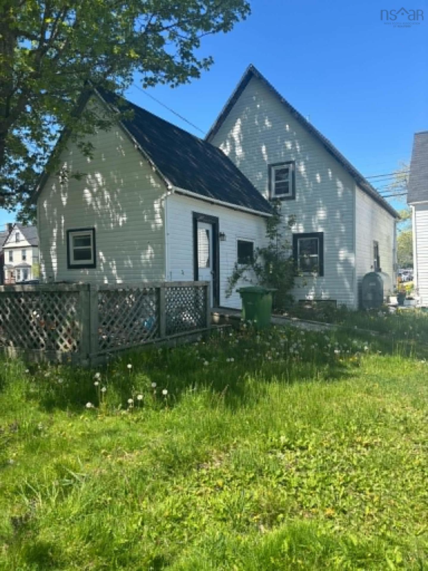 33 Parade Street, Yarmouth, NS