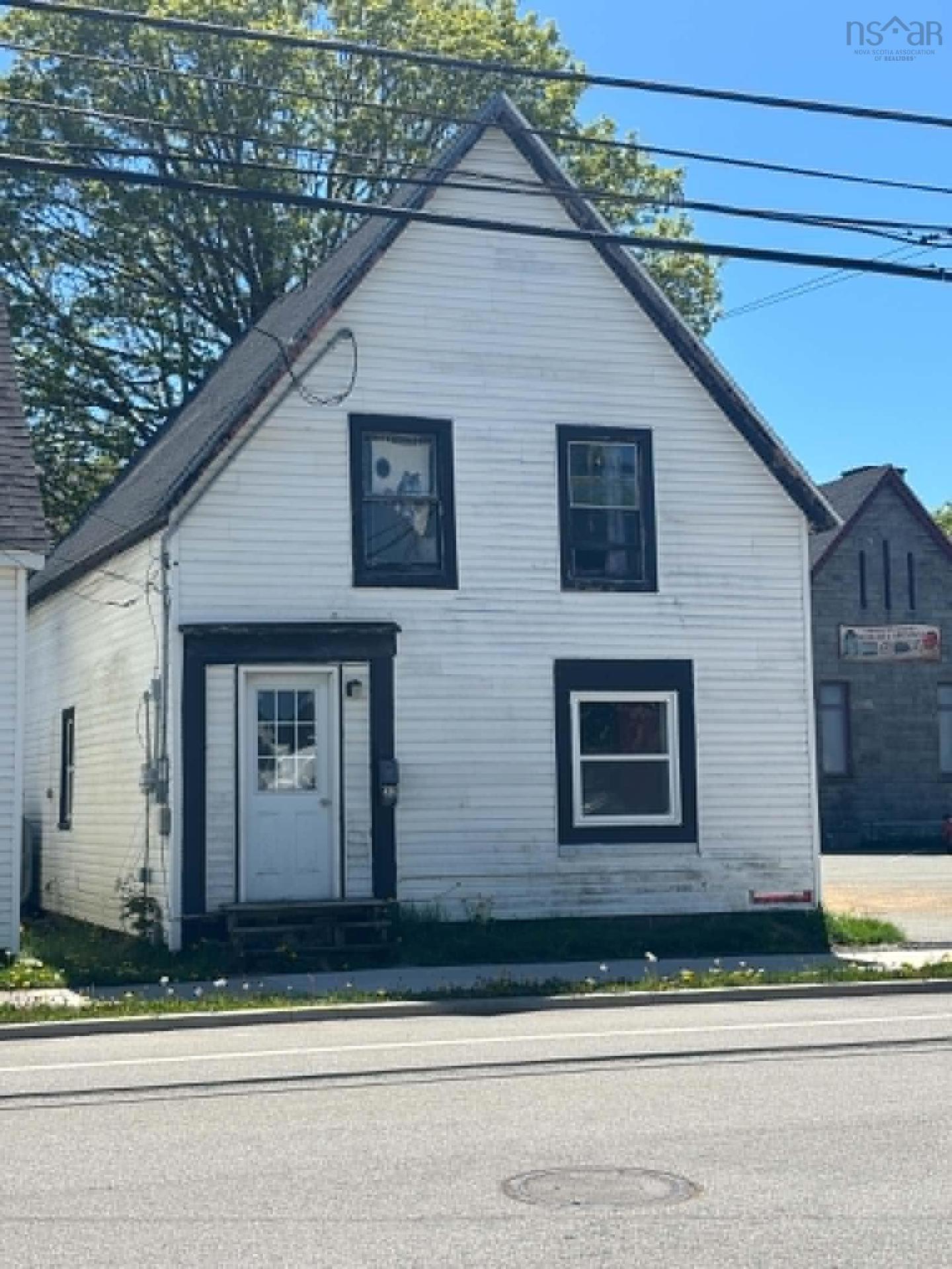 33 Parade Street, Yarmouth, NS
