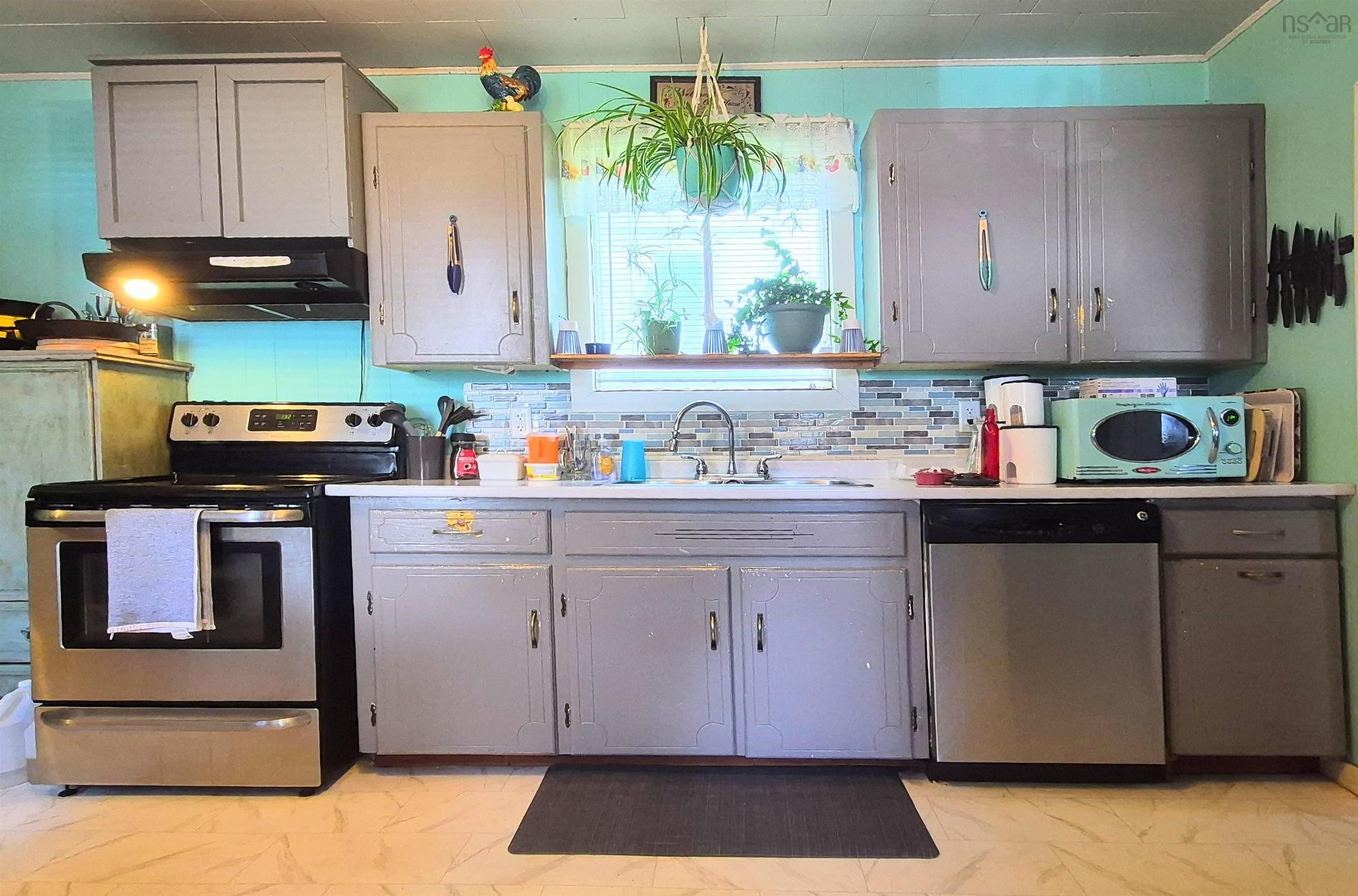 121 Main Street, Springhill, NS