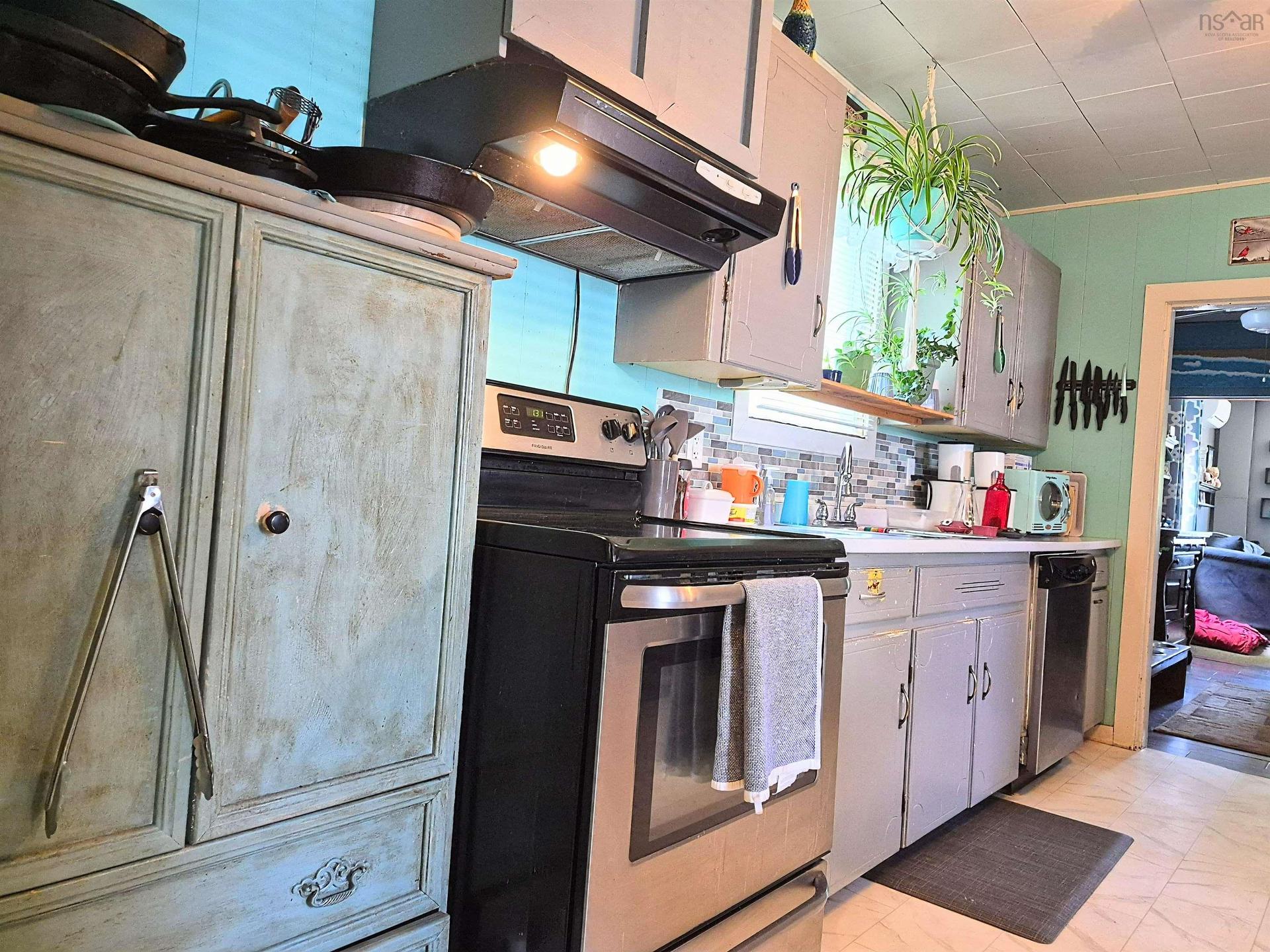 121 Main Street, Springhill, NS