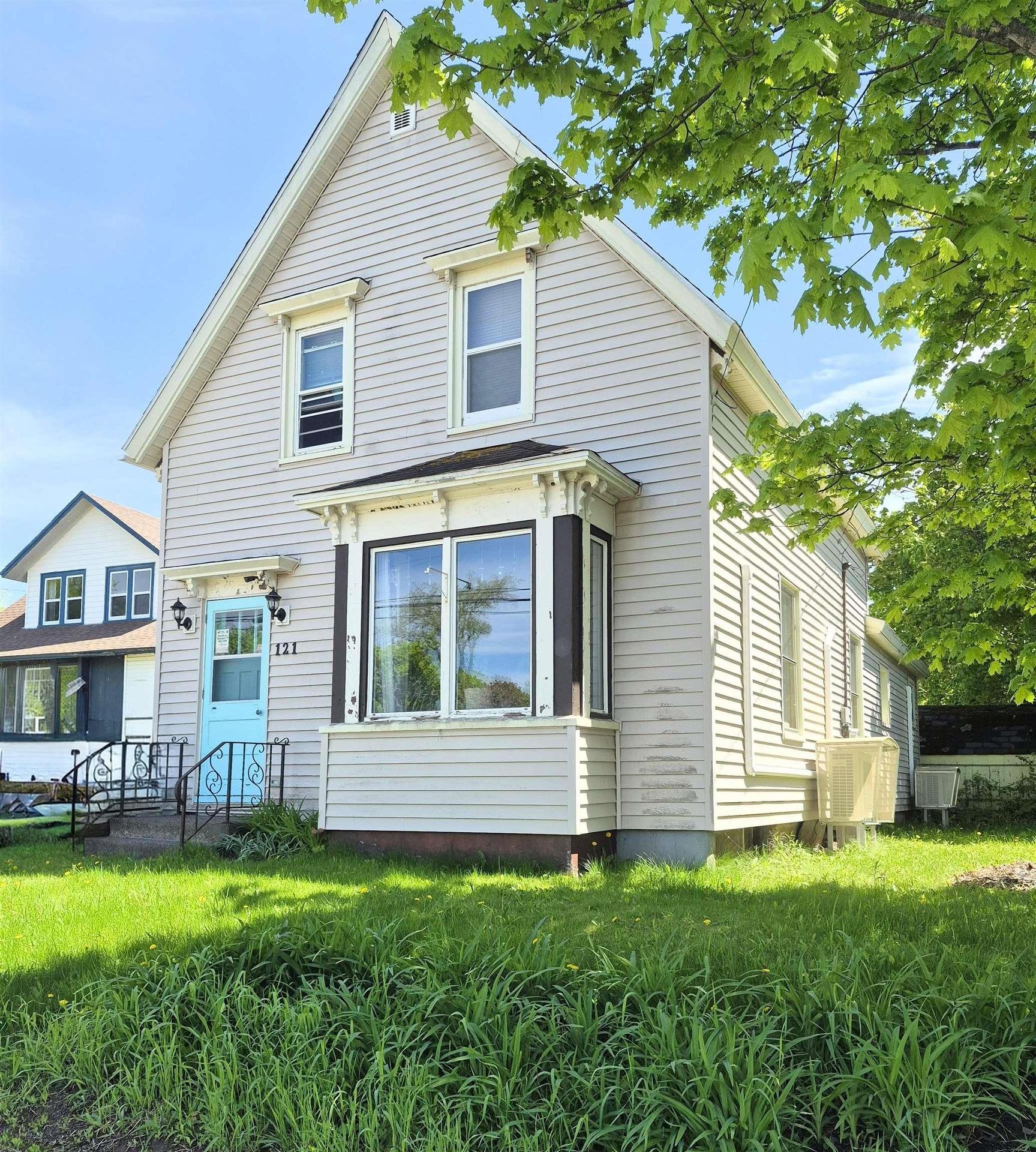 121 Main Street, Springhill, NS