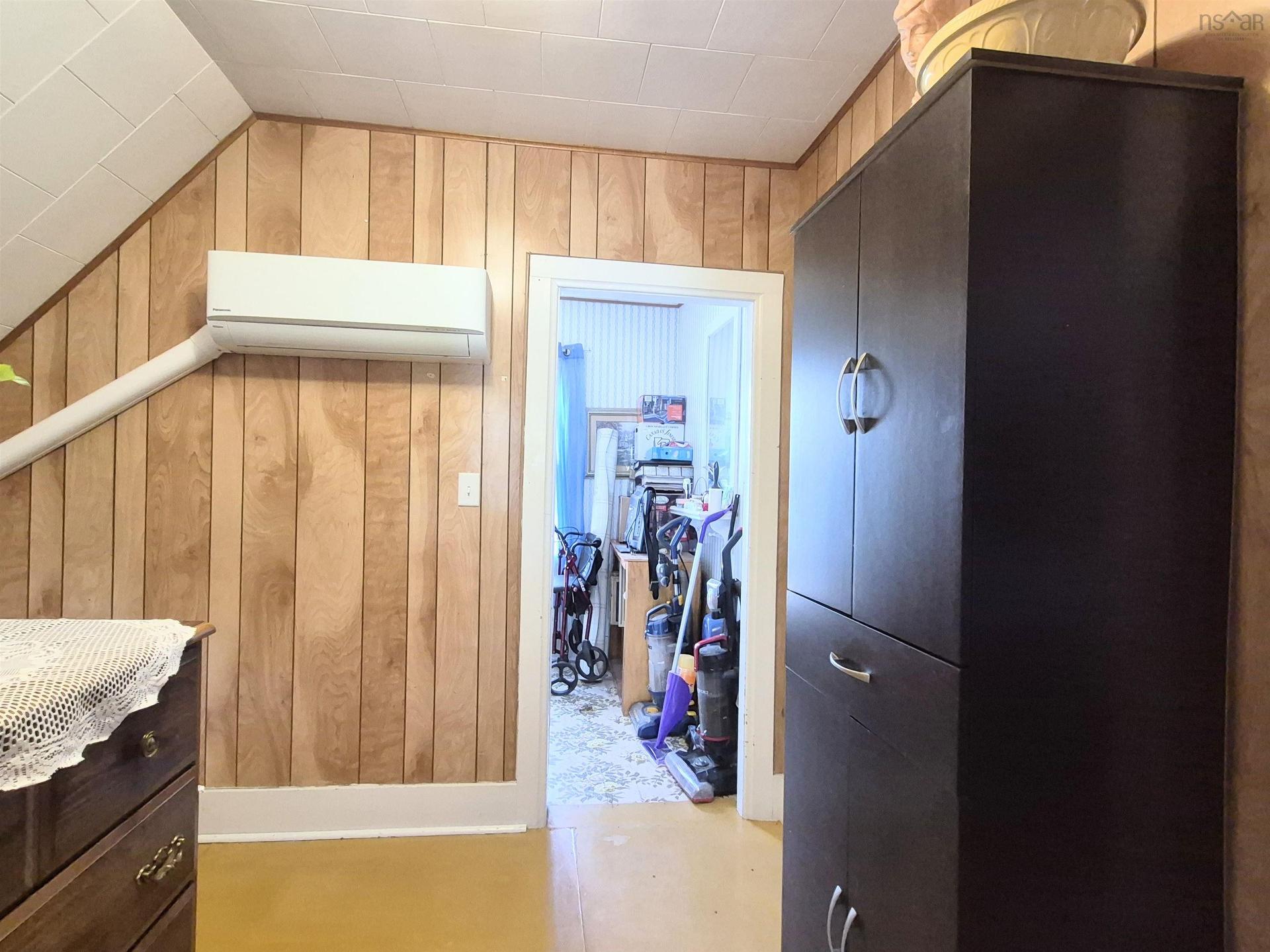 121 Main Street, Springhill, NS