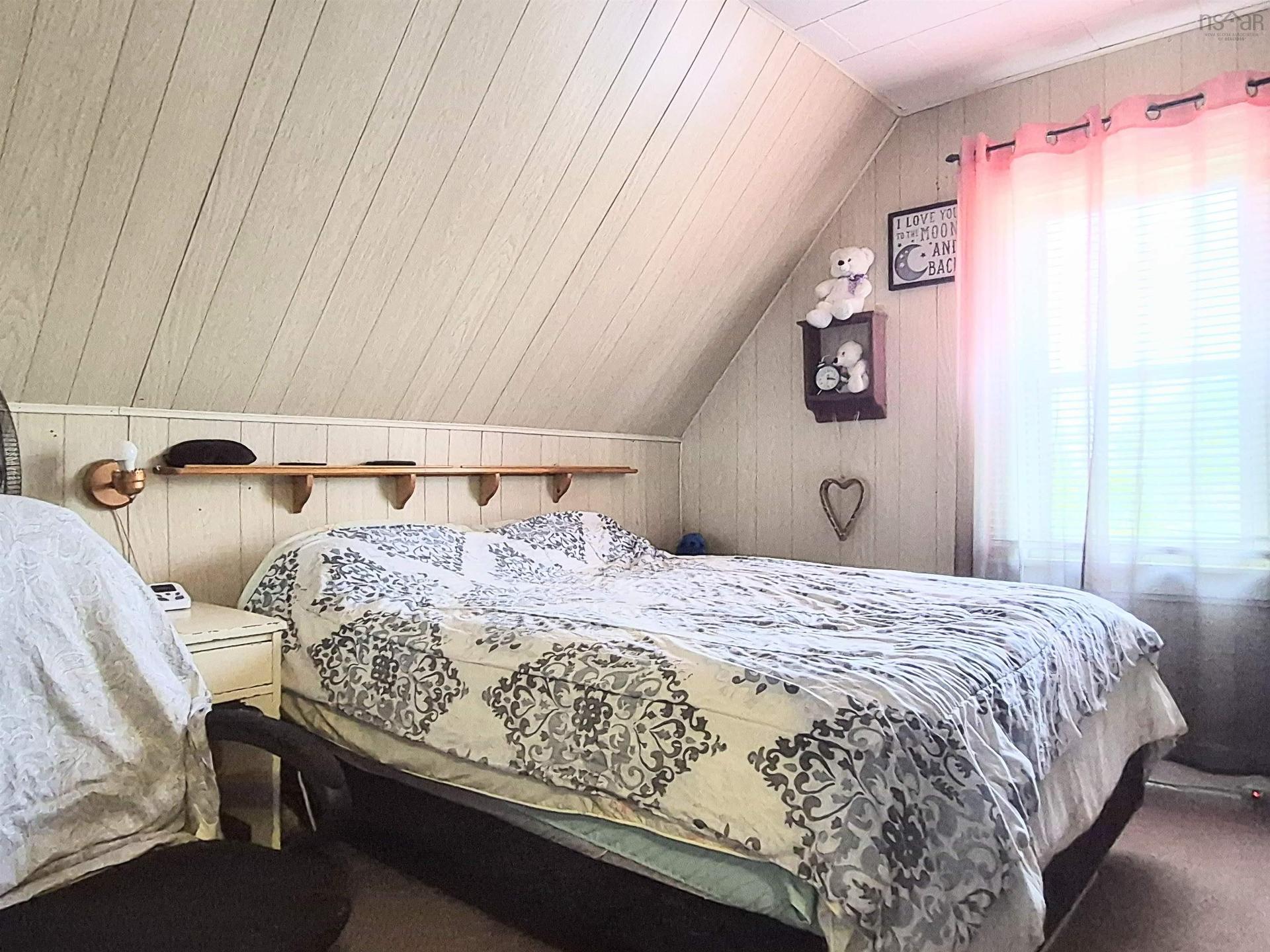 121 Main Street, Springhill, NS