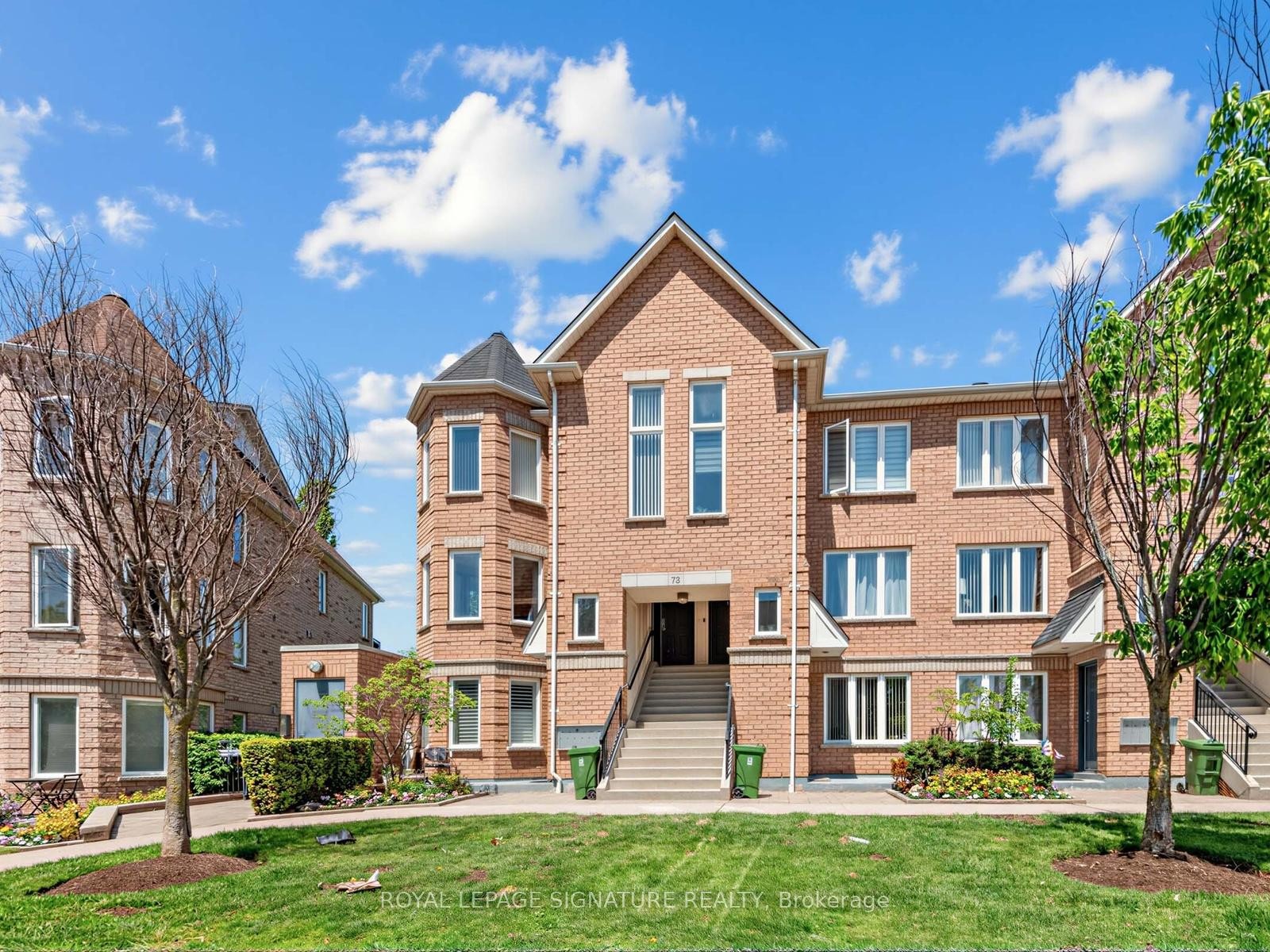 201-72 Aerodrome Crescent, Toronto, ON - Outdoor With Facade