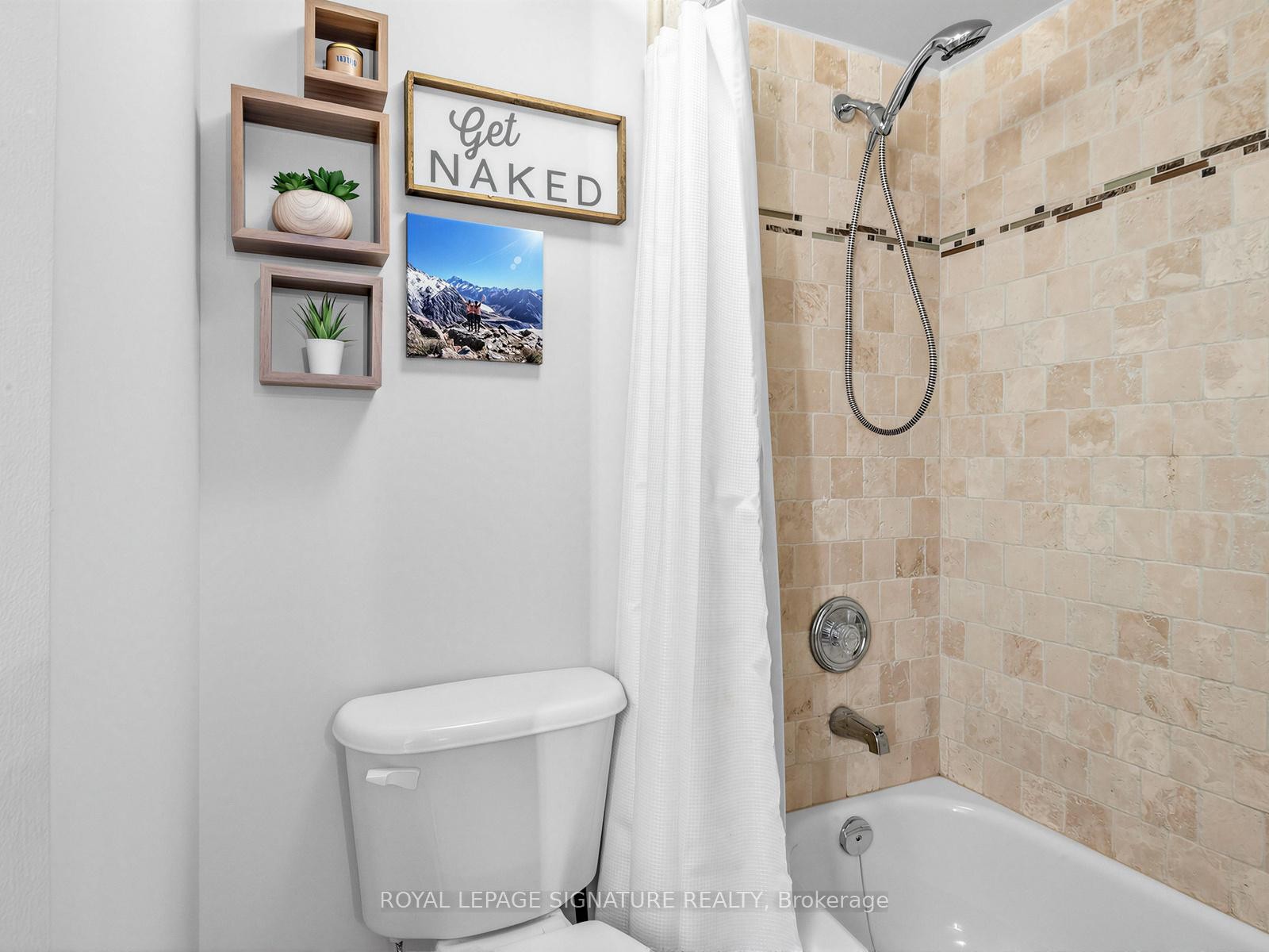 201-72 Aerodrome Crescent, Toronto, ON - Indoor Photo Showing Bathroom