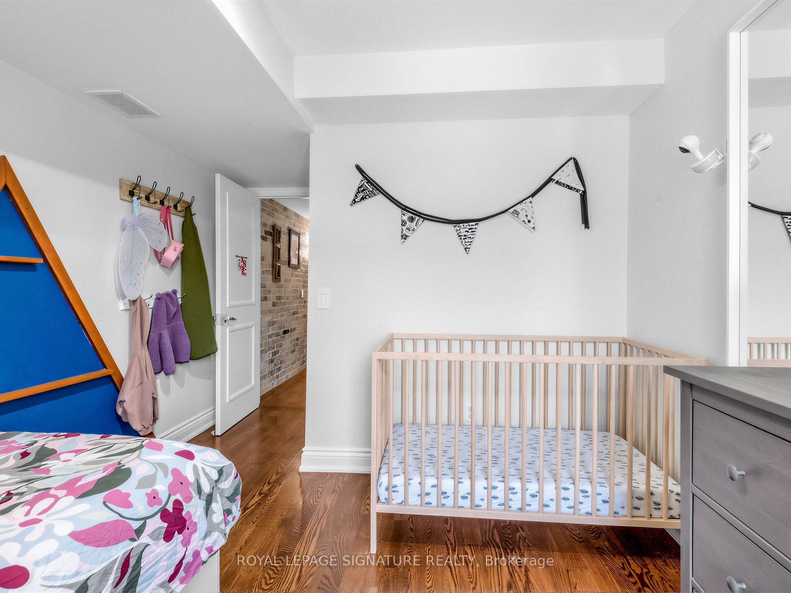 201-72 Aerodrome Crescent, Toronto, ON - Indoor Photo Showing Bedroom