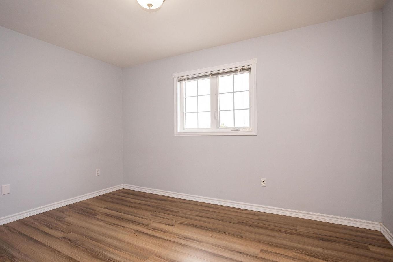 1 Anniversary Avenue, Souris, PE - Indoor Photo Showing Other Room