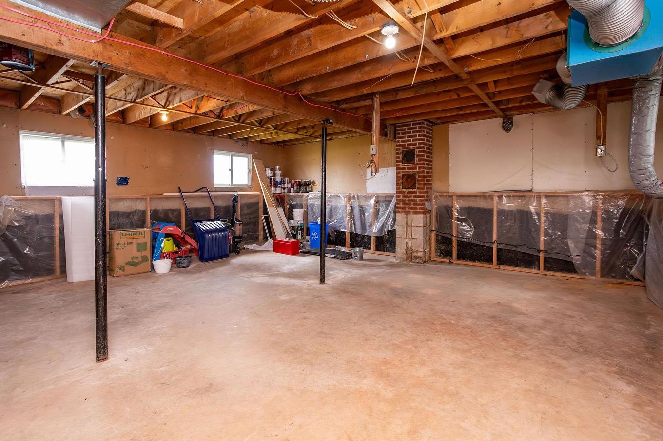1 Anniversary Avenue, Souris, PE - Indoor Photo Showing Basement