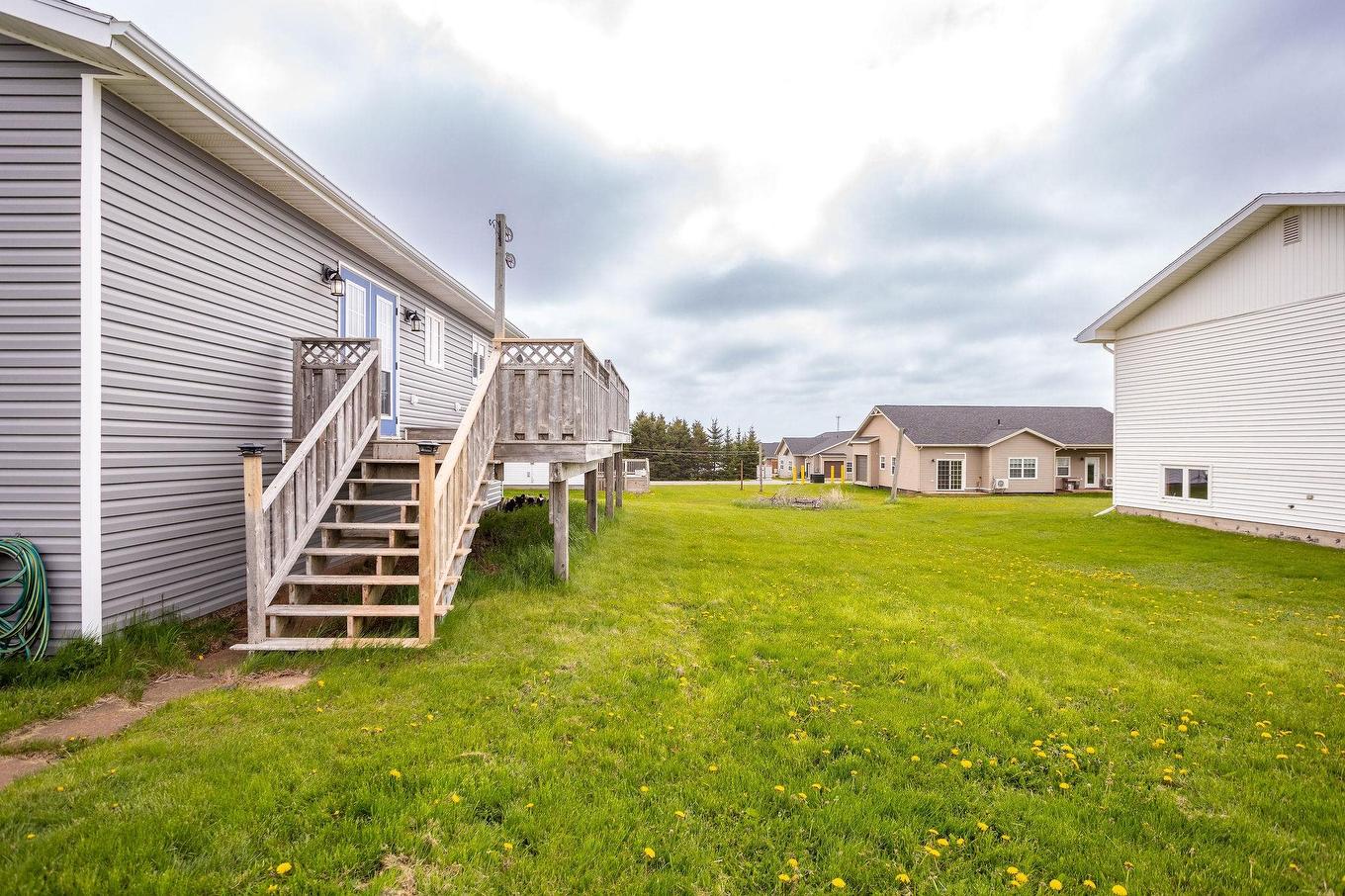 1 Anniversary Avenue, Souris, PE - Outdoor