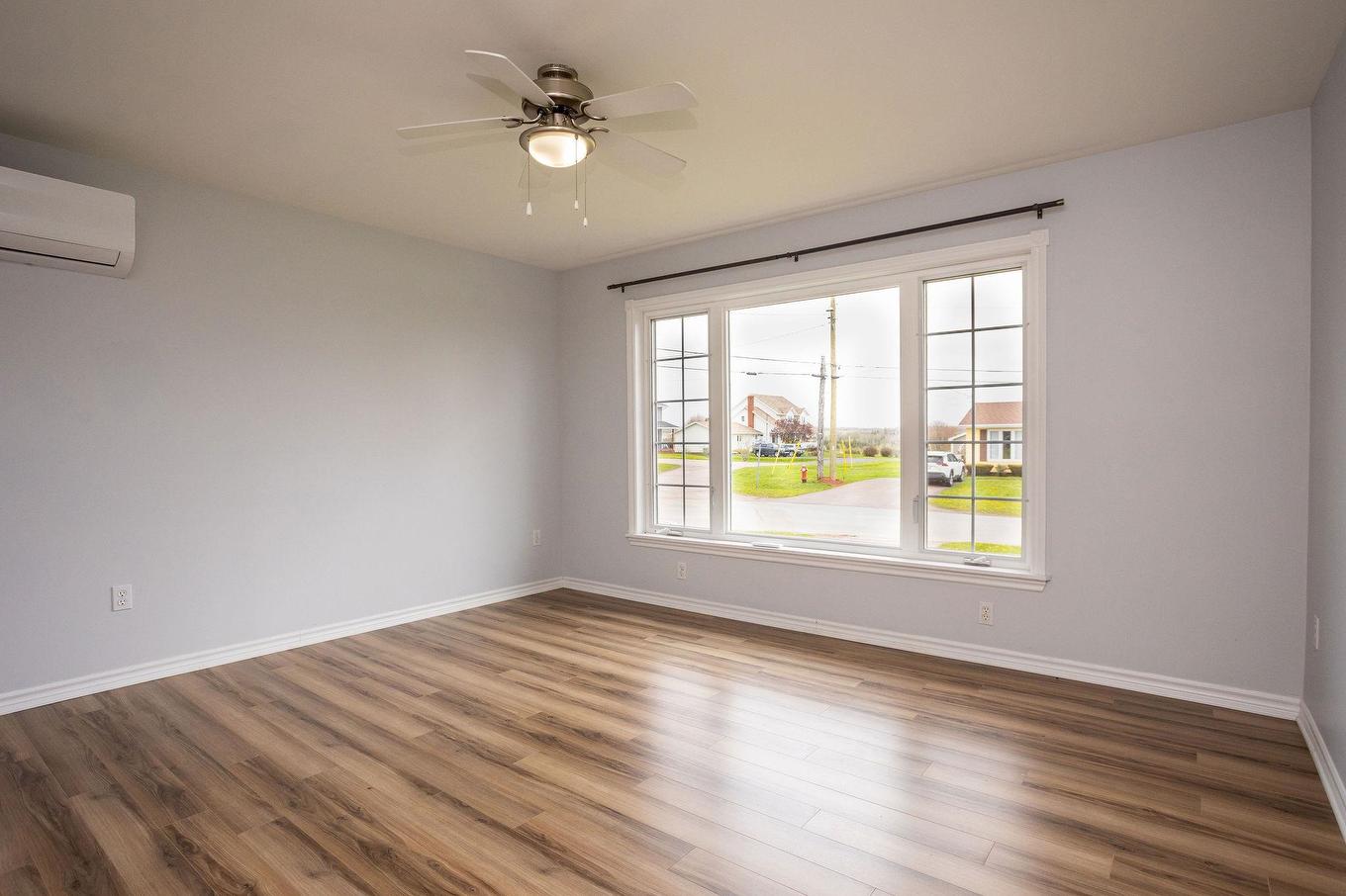 1 Anniversary Avenue, Souris, PE - Indoor Photo Showing Other Room