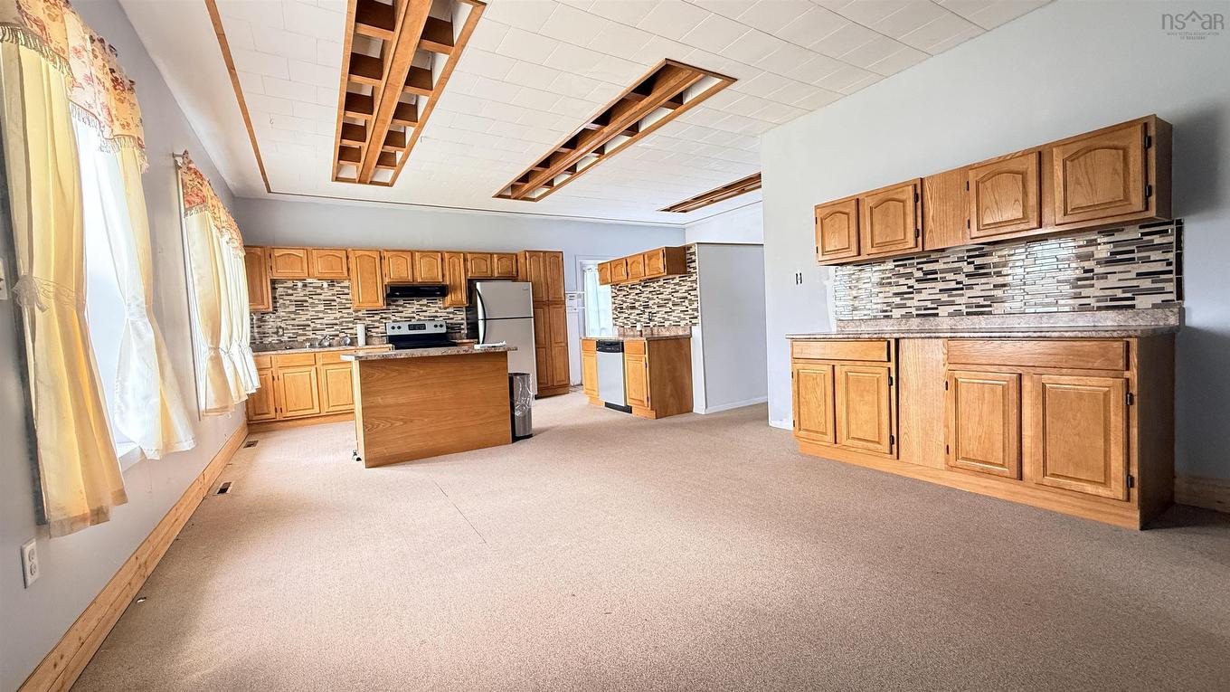 16989 Highway 7, Pleasant Harbour, NS