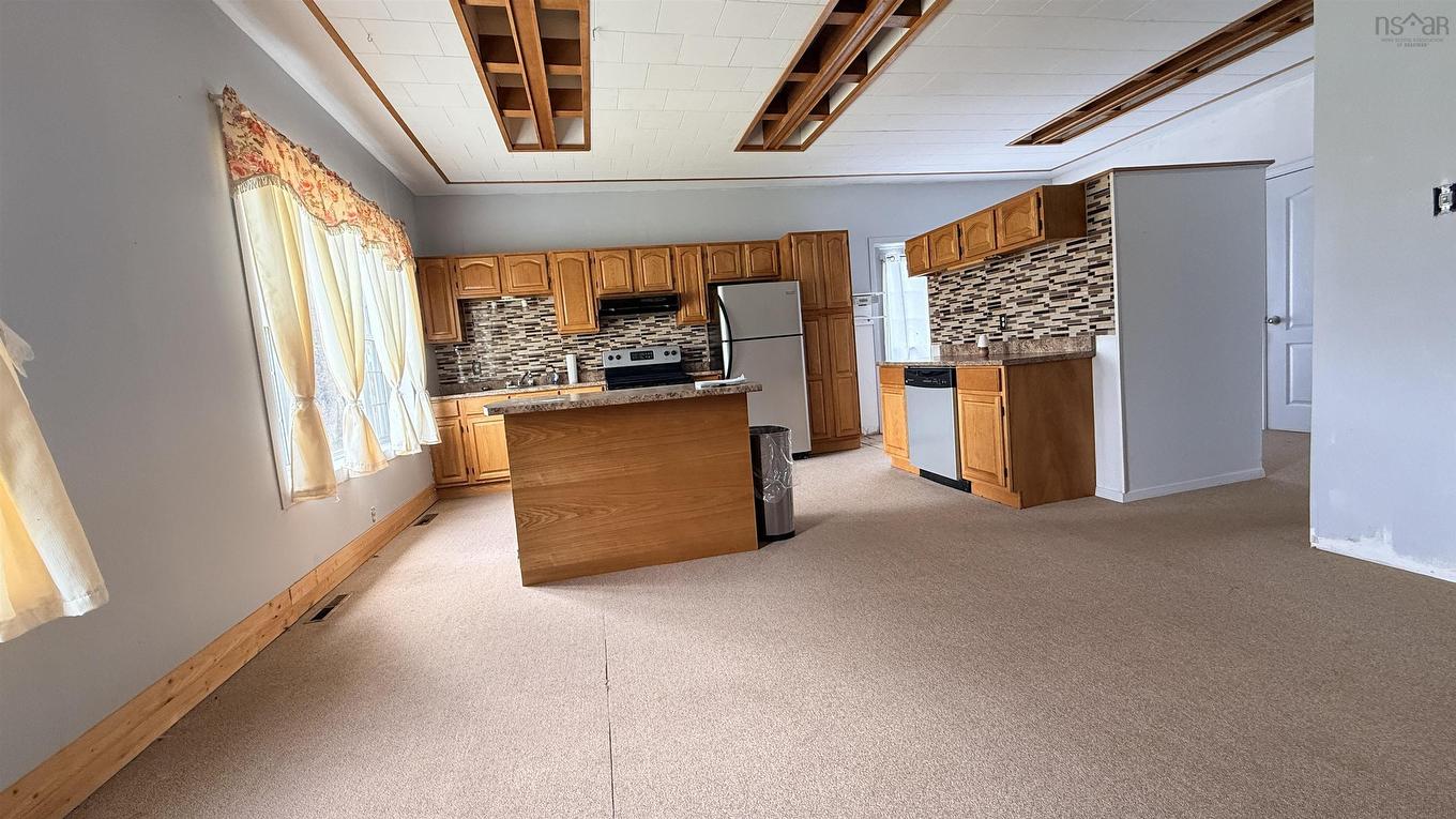 16989 Highway 7, Pleasant Harbour, NS