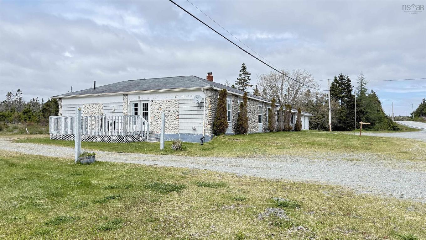 16989 Highway 7, Pleasant Harbour, NS
