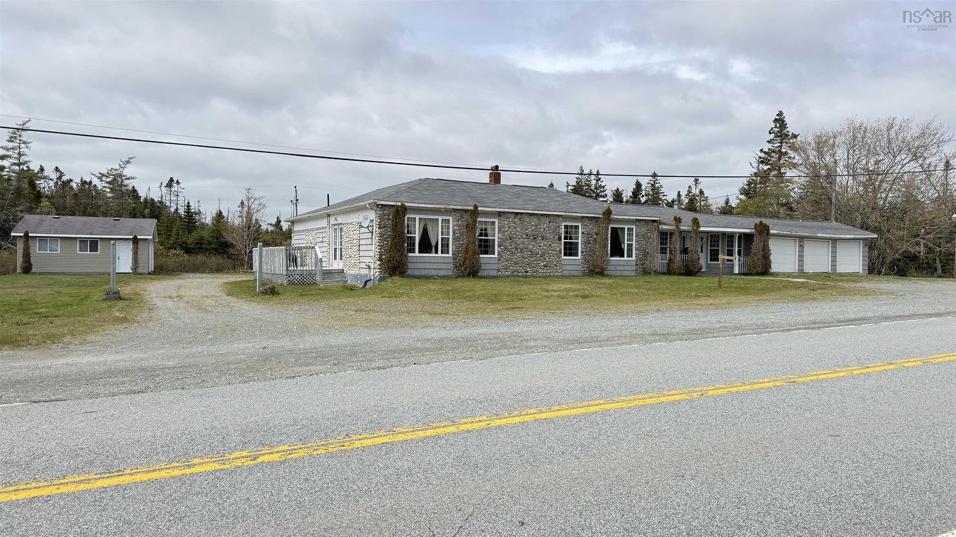 16989 Highway 7, Pleasant Harbour, NS