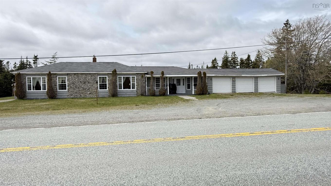 16989 Highway 7, Pleasant Harbour, NS