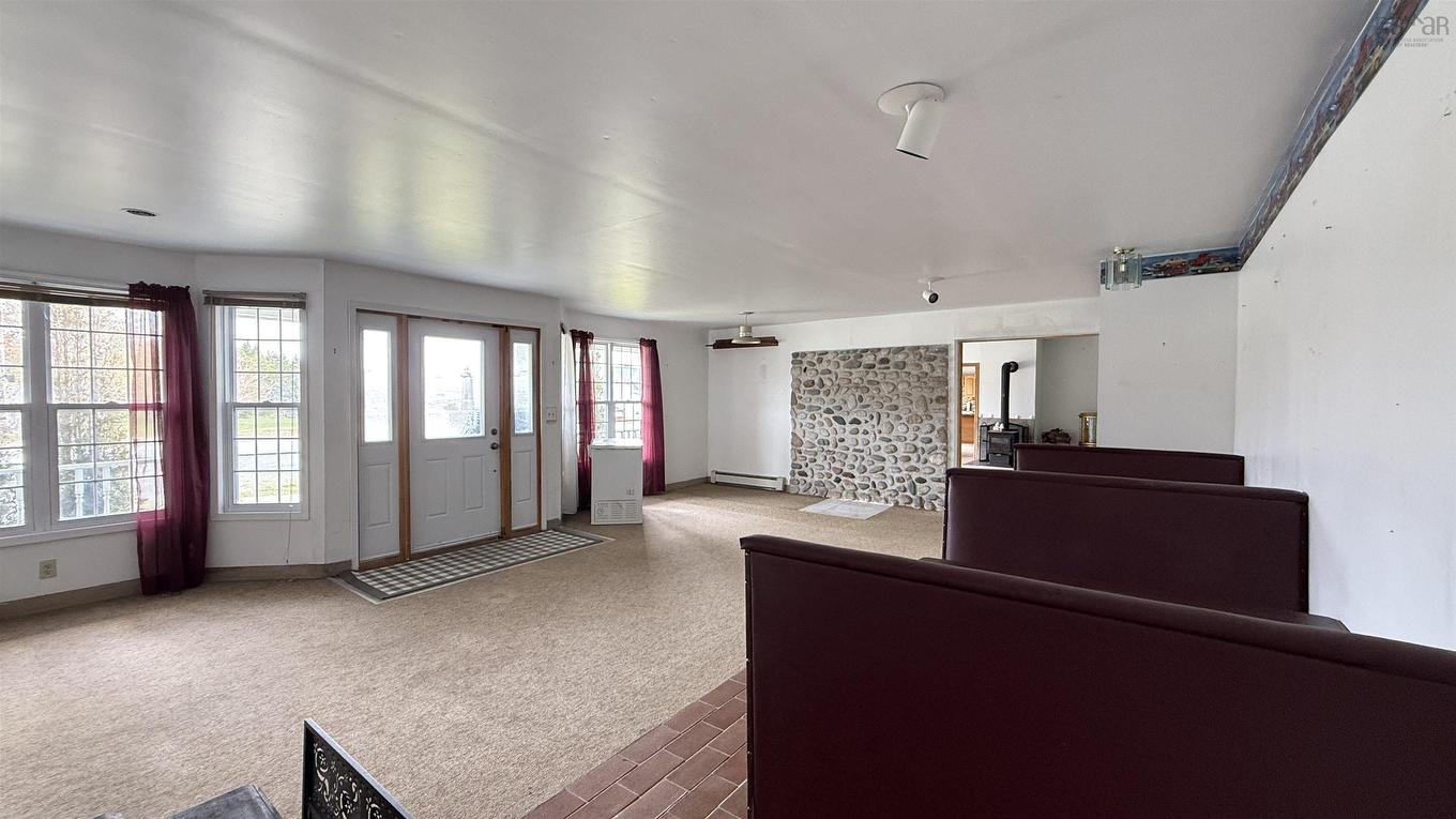 16989 Highway 7, Pleasant Harbour, NS
