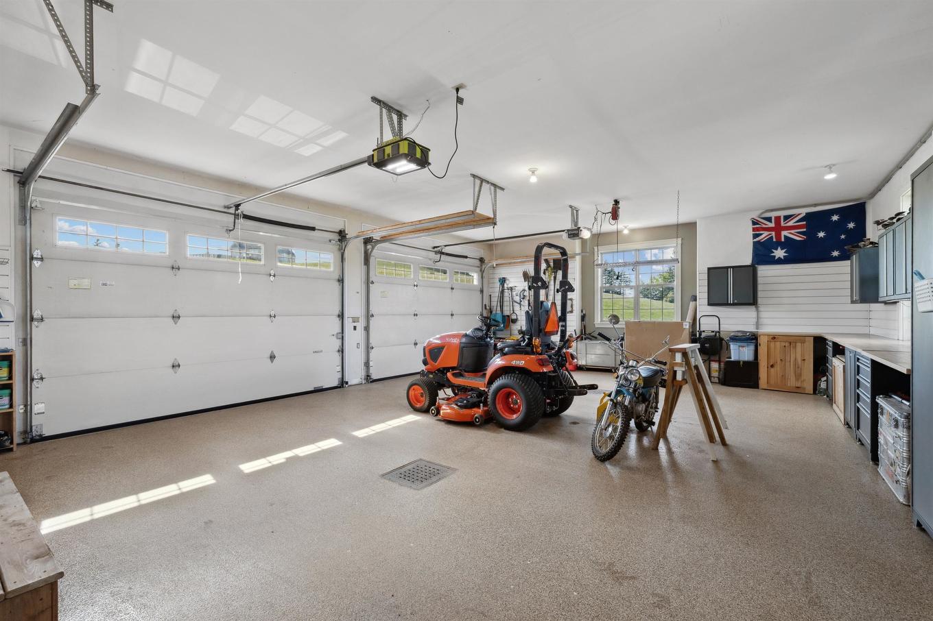 47 Calm Water Court, North Granville, PE - Indoor Photo Showing Garage