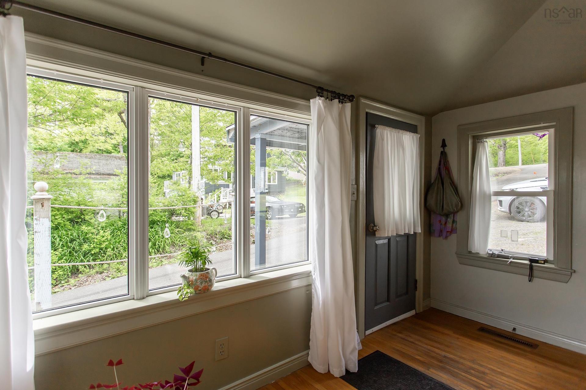 14 Cross Street, Bear River, NS