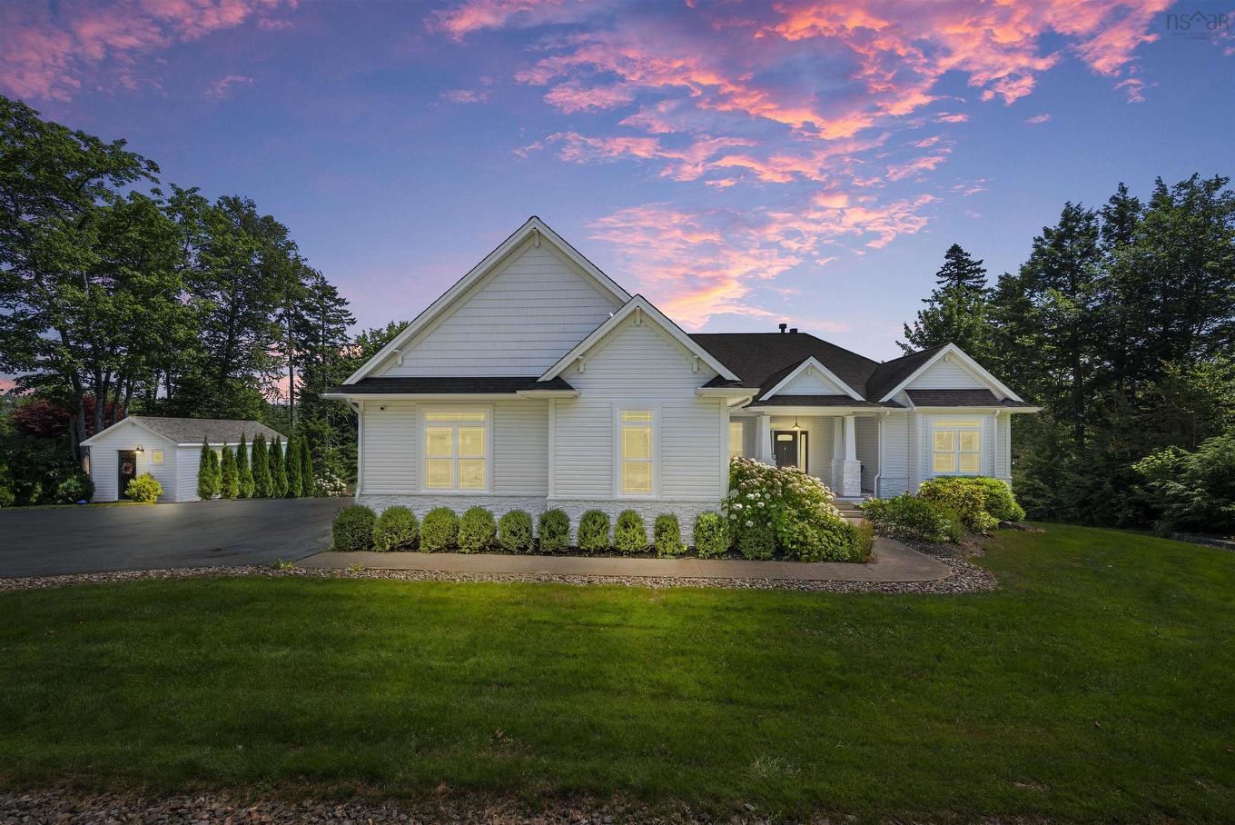 261 Aberdeen Drive, Fall River, NS