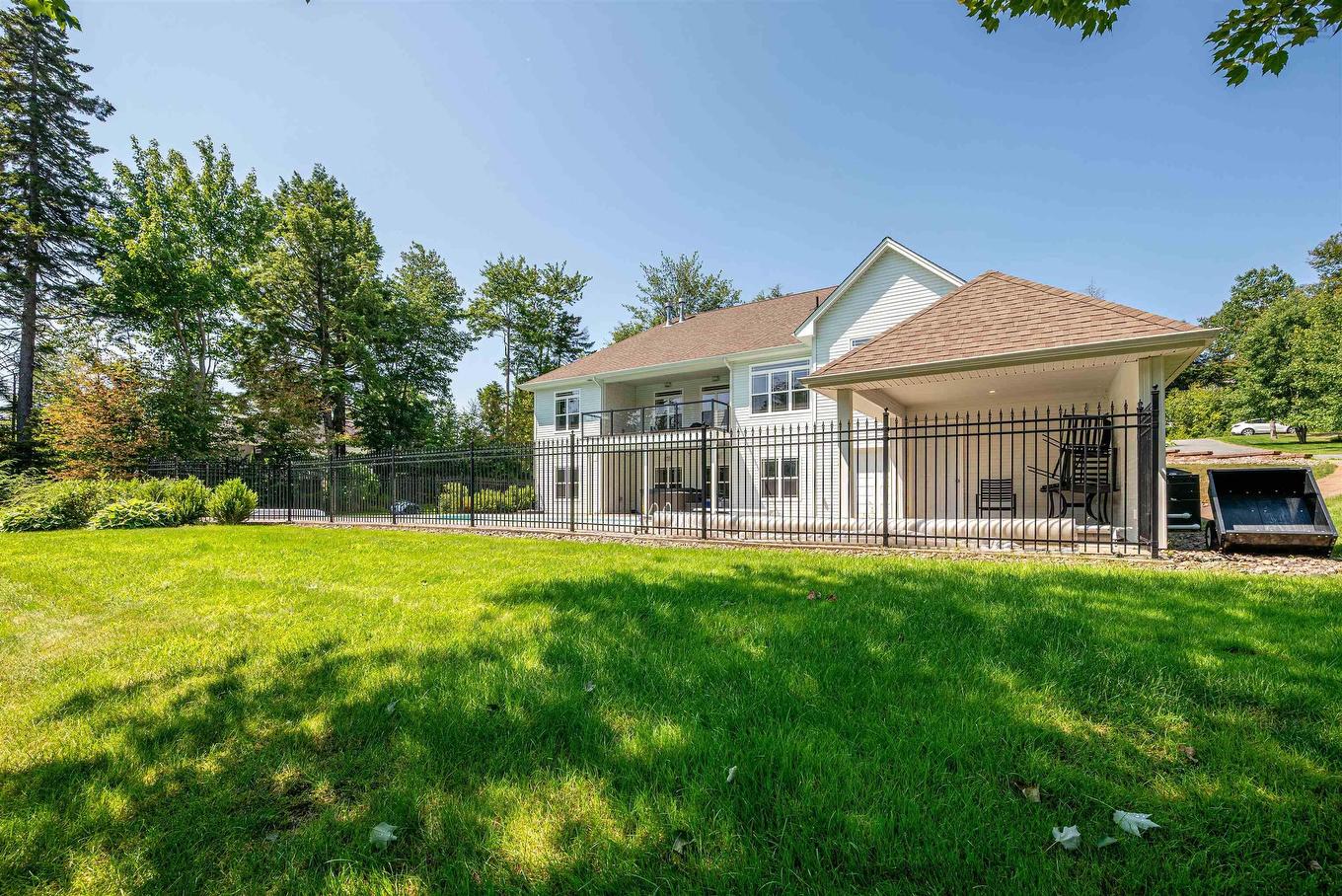 261 Aberdeen Drive, Fall River, NS
