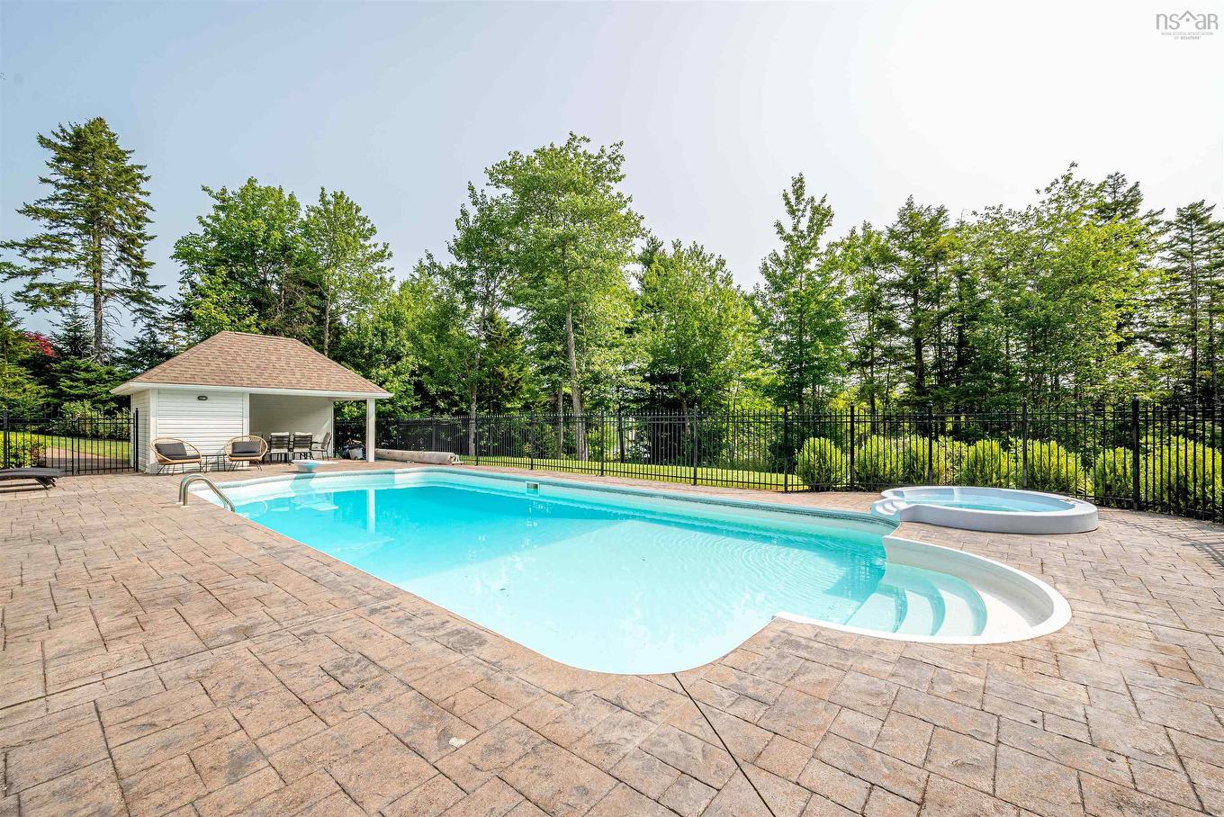 261 Aberdeen Drive, Fall River, NS