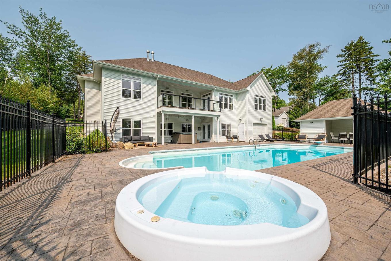 261 Aberdeen Drive, Fall River, NS