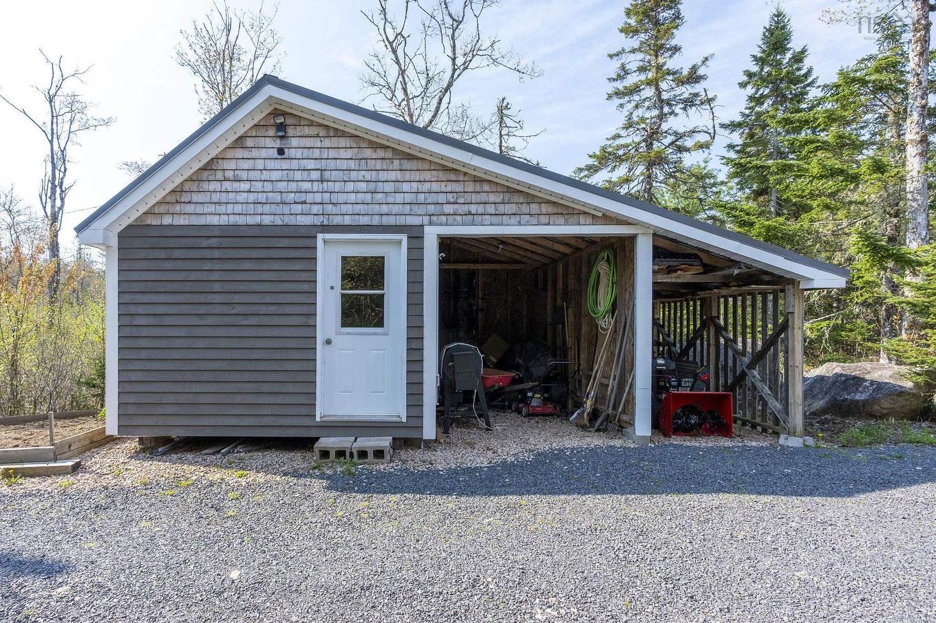 8 Alexander Avenue, Waterloo Lake, NS