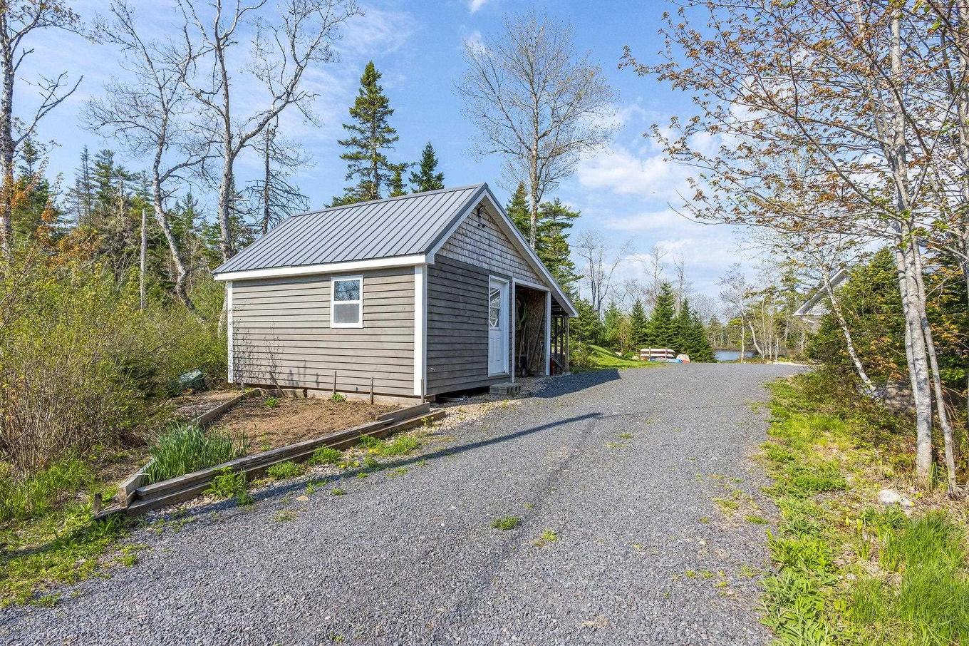 8 Alexander Avenue, Waterloo Lake, NS