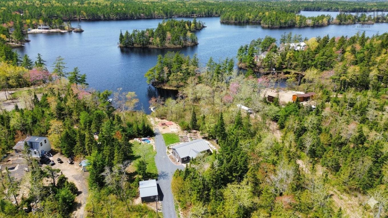 8 Alexander Avenue, Waterloo Lake, NS