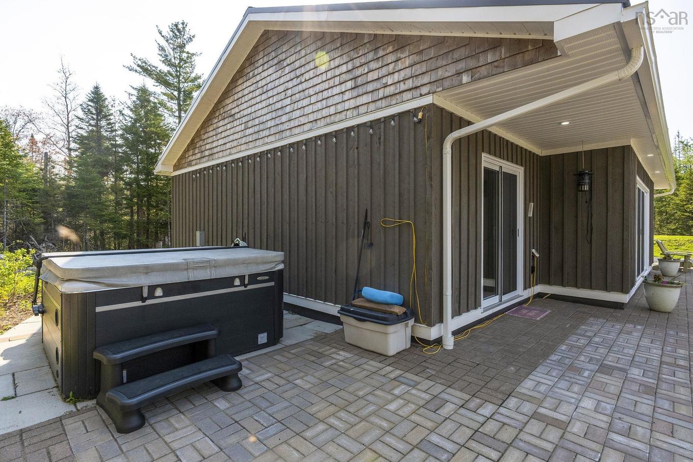 8 Alexander Avenue, Waterloo Lake, NS