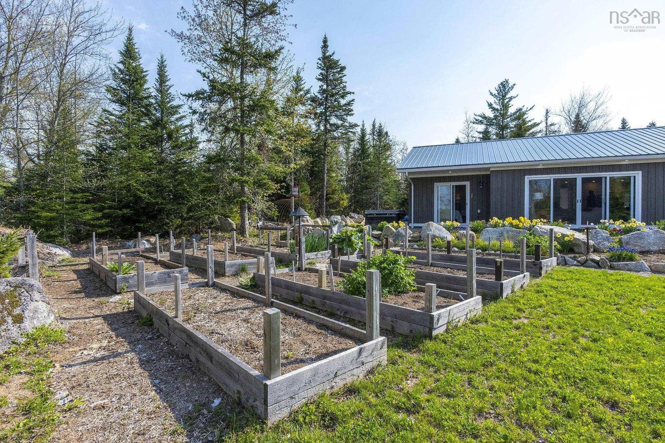 8 Alexander Avenue, Waterloo Lake, NS