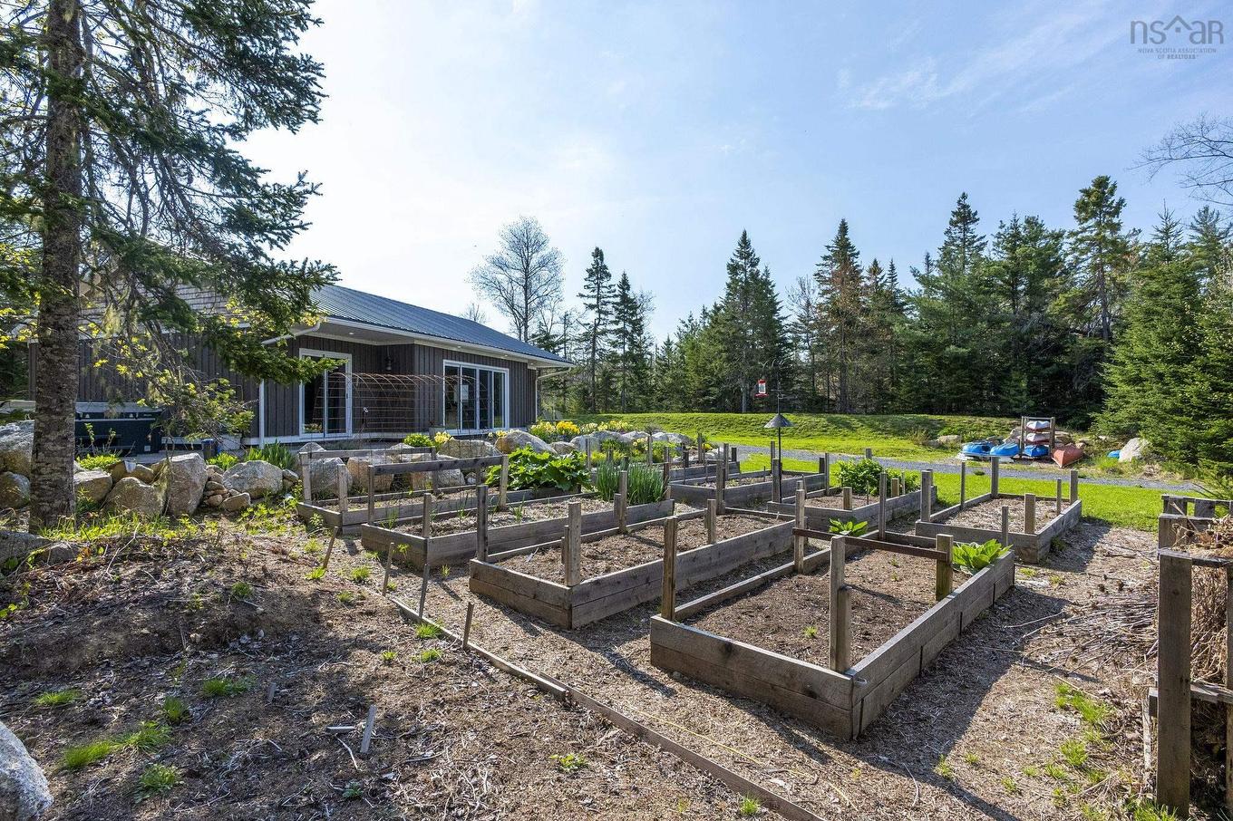 8 Alexander Avenue, Waterloo Lake, NS