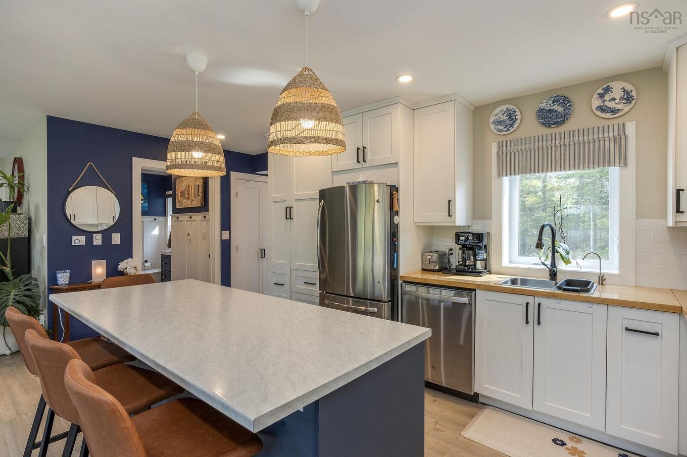 8 Alexander Avenue, Waterloo Lake, NS