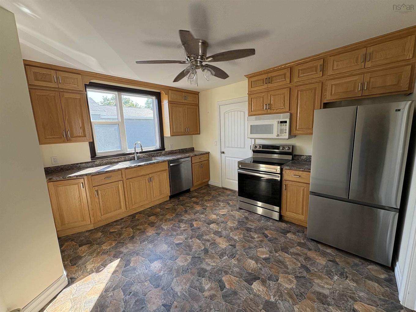 24 Highland Street B1A 2T5 Street, Glace Bay, NS